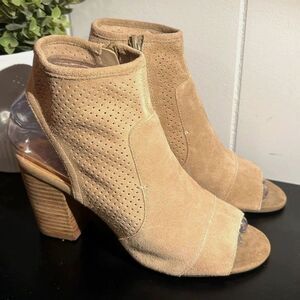 Crown Vintage Astarewia Leather Peep Toe Booties Tan Perforated Fall Shoes Sz 6